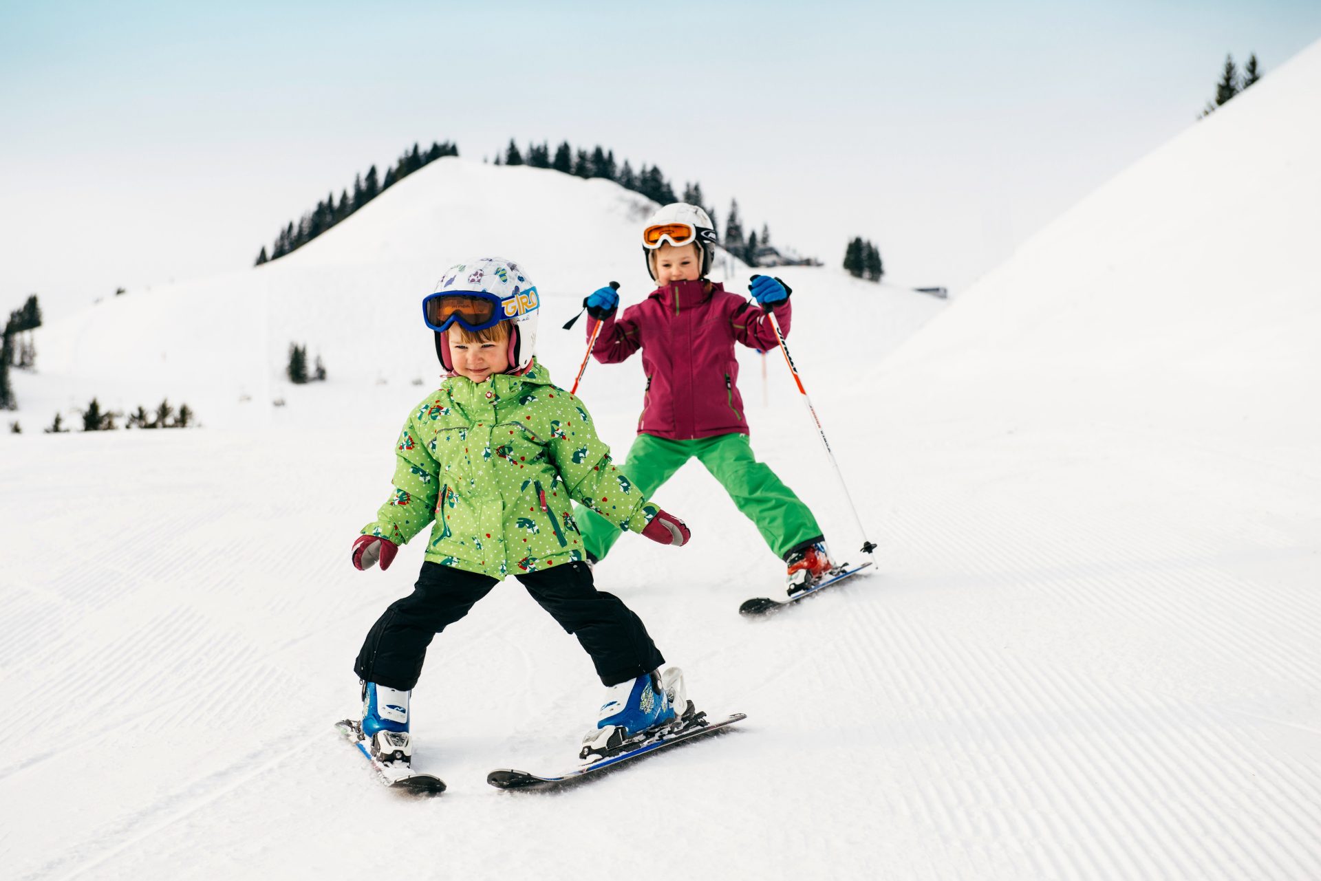 Kinder beim Skifahren in Damüls-Mellau (c) Benjamin Schlachter - Bregenzerwald Tourismus